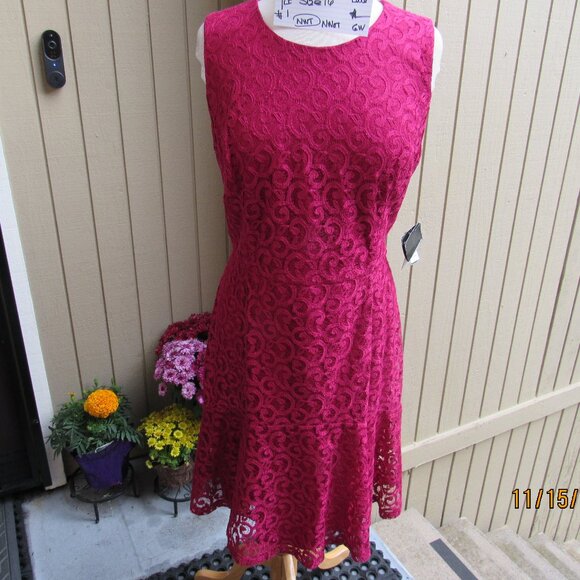 #468 NEW WOMAN'S RED LACE SHEATH DRESS BY NINE WEST (SIZE 16) - Picture 3 of 4